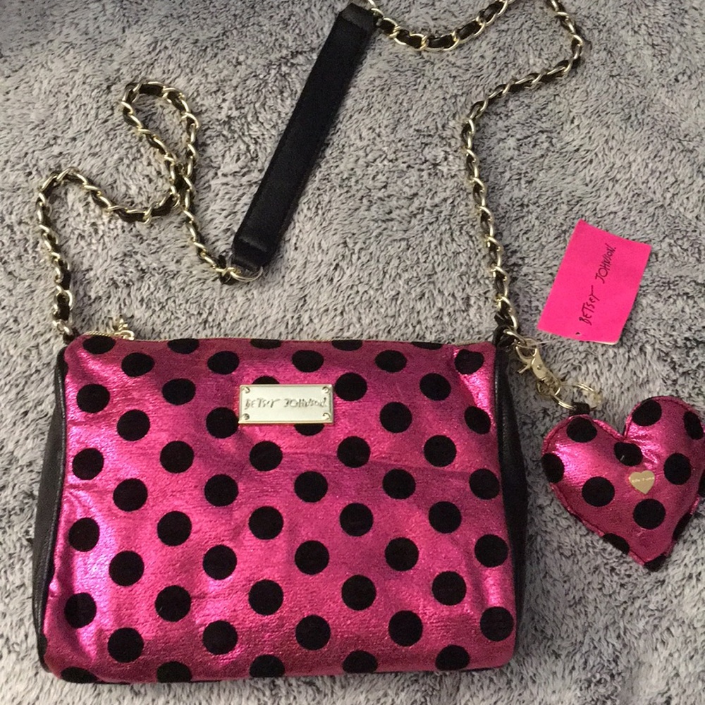 Betsey Johnson black and pink crossbody! 💕🖤💕